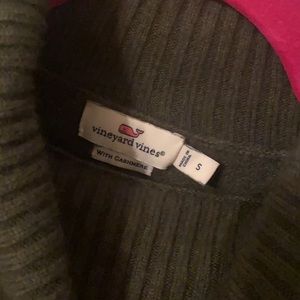 Vineyard vines sweater